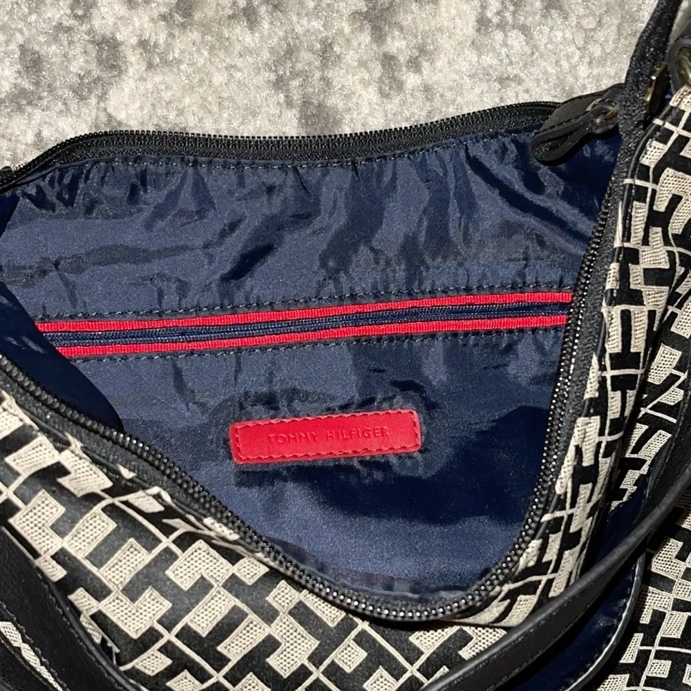 Tommy Hilfiger Logo Black Leather Bag w/deep front outer pocket
